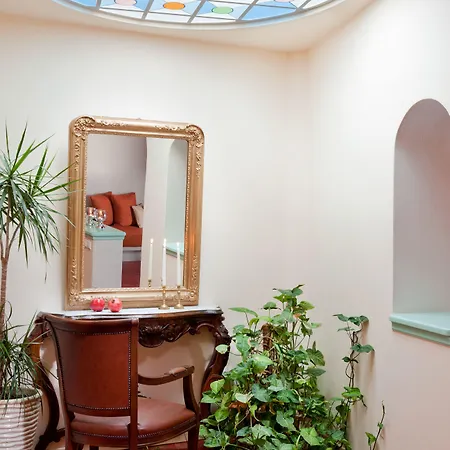 Vallas & Apartmanhotel 4*